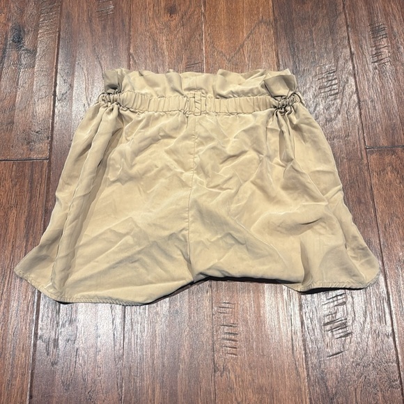 Size Small Express Shortie Women's Beige Comfy Shorts - Picture 8 of 8